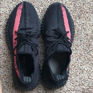 Yeezy 350V2 Core red